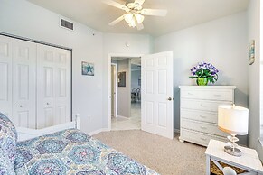 < 1 Mi to Beach: Sleek Naples Condo