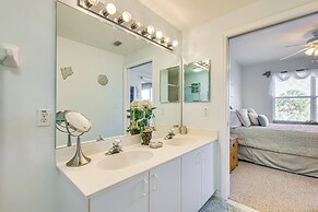 < 1 Mi to Beach: Sleek Naples Condo
