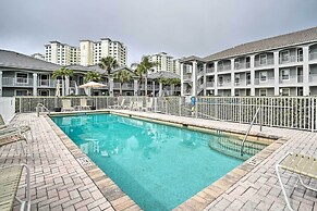 < 1 Mi to Beach: Sleek Naples Condo