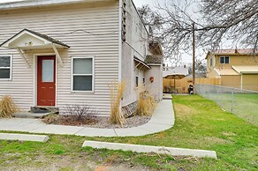 2 Mi to Fly Fishing: Bbq-ready Corvallis Apartment