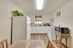 2 Mi to Fly Fishing: Bbq-ready Corvallis Apartment