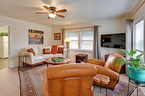 2 Mi to Fly Fishing: Bbq-ready Corvallis Apartment