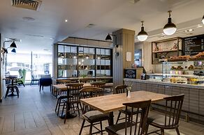 Hub By Premier Inn Edinburgh - Royal Mile