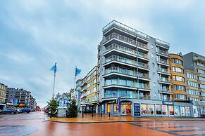 Modern, Luxurious Corner Flat on the Seafront
