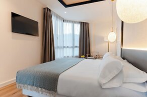 HIRU UHINAK HOTEL