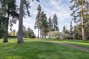 Private Garden Retreat With Gym & Golf Path Access 2 Bedroom Home