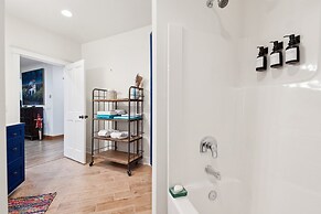 Private Garden Retreat With Gym & Golf Path Access 2 Bedroom Home