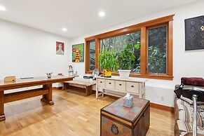 Private Garden Retreat With Gym & Golf Path Access 2 Bedroom Home