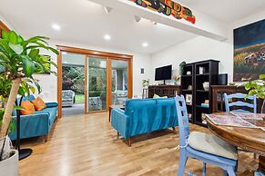 Private Garden Retreat With Gym & Golf Path Access 2 Bedroom Home