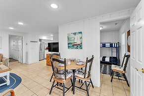Coastal Camelot - Walk To Surfside Beach 2 Bedroom Duplex