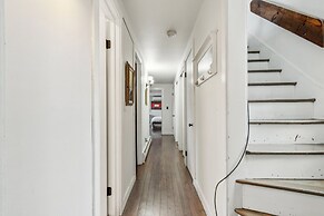 Serene Architect-designed Vermont Chalet 4 Bedroom Home