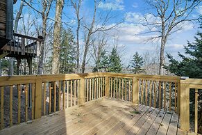 Serene Architect-designed Vermont Chalet 4 Bedroom Home