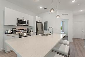 Harmony Haven Boutique Townhome At Azzure Resort Near Disney By Shine 