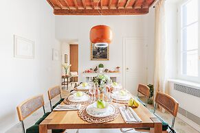 Lunav House in Lucca