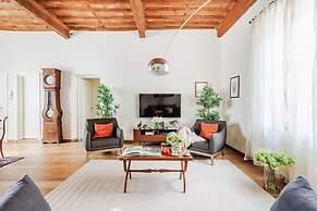 Lunav House in Lucca