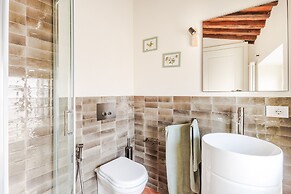 Lunav House in Lucca