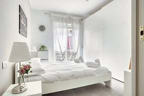 Bright 3BR flat near Park