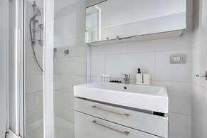 Bright 3BR flat near Park