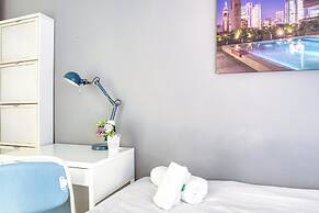 Bright 3BR flat near Park