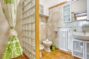 Adorable flat near centre