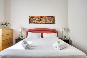 Adorable flat near centre