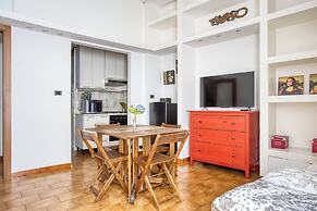 Adorable flat near centre