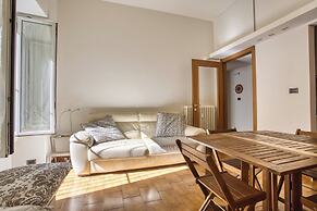 Adorable flat near centre