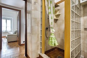 Adorable flat near centre