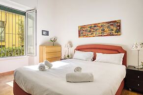 Adorable flat near centre