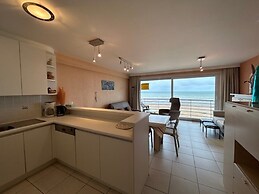 Central Seafront Apartment in Koksijde