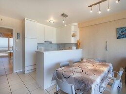 Central Seafront Apartment in Koksijde