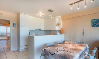 Central Seafront Apartment in Koksijde