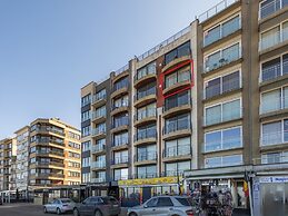 Central Seafront Apartment in Koksijde