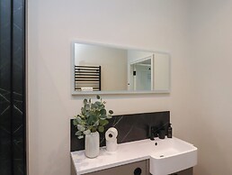 The Salisbury Apartment 104