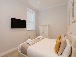 The Salisbury Apartment 106
