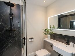 The Salisbury Apartment 106