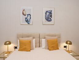 The Salisbury Apartment 106
