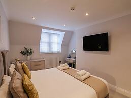 The Salisbury Apartment 401