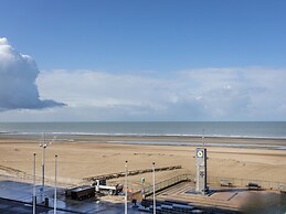Luxurious Flat in Koksijde With sea View