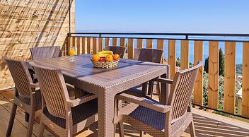 Christine's Seaview by Corfuescapes