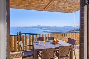 Christine's Seaview by Corfuescapes