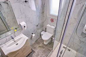 Christine's Seaview by Corfuescapes