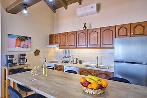 Christine's Seaview by Corfuescapes