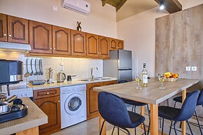 Christine's Seaview by Corfuescapes