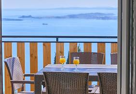 Christine's Seaview by Corfuescapes