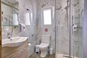 Christine's Seaview by Corfuescapes