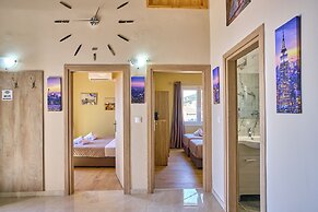 Christine's Seaview by Corfuescapes