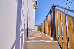 Christine's Seaview by Corfuescapes