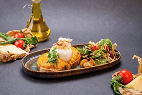 HOW Boutique and Hotel