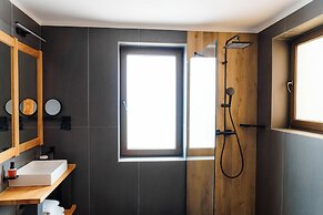 HOW Boutique and Hotel
